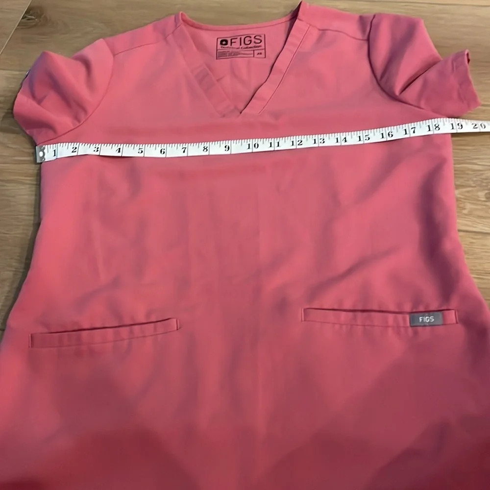 Figs Casma Three-Pocket Scrub Top - Picture 12 of 13